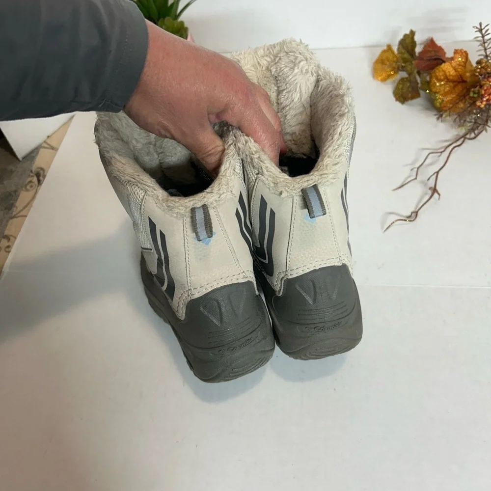 Columbia Cream and Gray Winter Boots